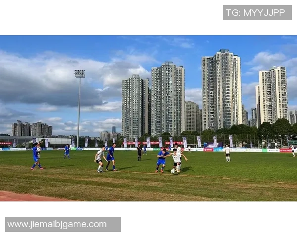 张志立足球星光大道荣誉闪耀 展现中国足球未来希望与光辉 张志立足球星光大道荣誉闪耀 展现中国足球未来希望与光辉