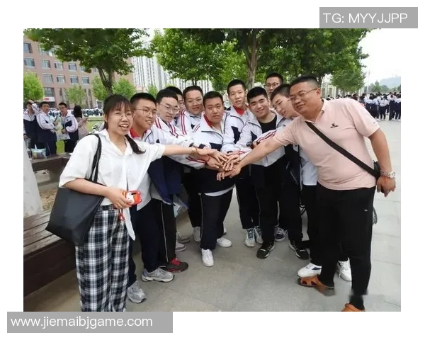 足球巨星助力高考学子勇往直前激励拼搏精神成就未来梦想 足球巨星助力高考学子勇往直前激励拼搏精神成就未来梦想