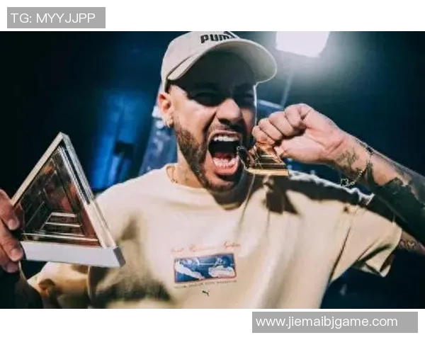 足球巨星与钓鱼爱好者的跨界之旅：绿茵场与钓鱼竿上的奇妙碰撞