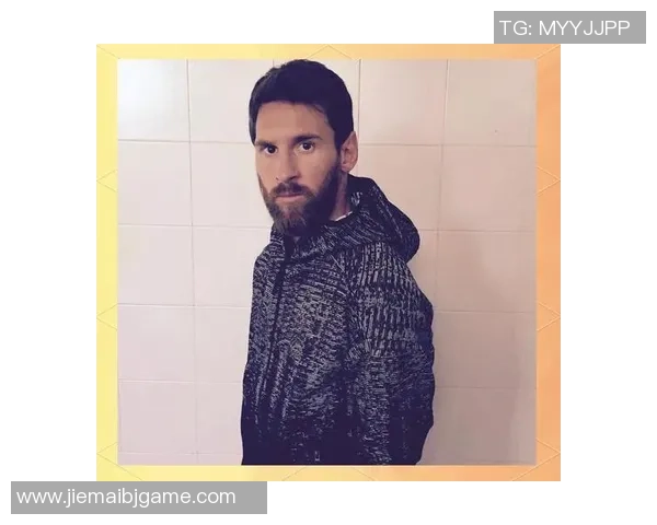 足球明星运动裤穿搭解析时尚潮流引领与个性表达